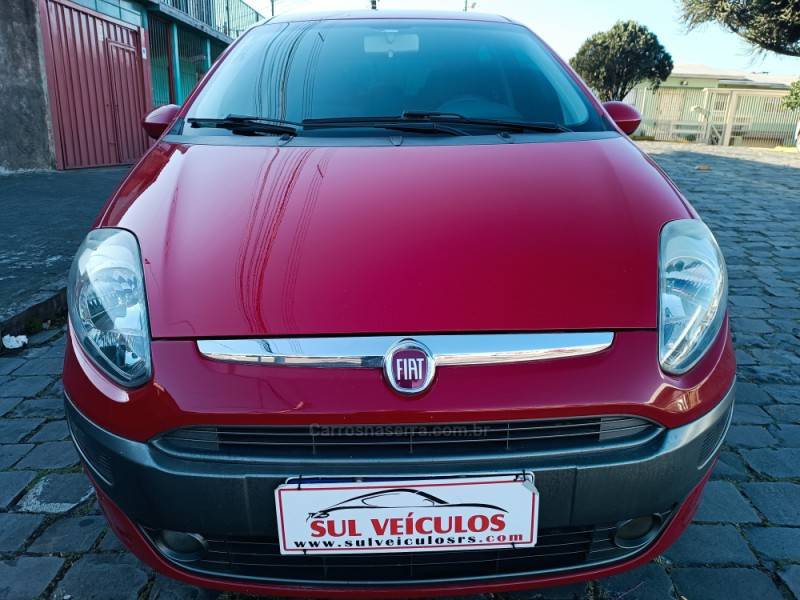 FIAT - PUNTO - 2013/2013 - Vermelha - R$ 34.900,00