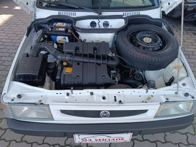 FIAT - UNO - 2003/2004 - Branca - R$ 14.900,00