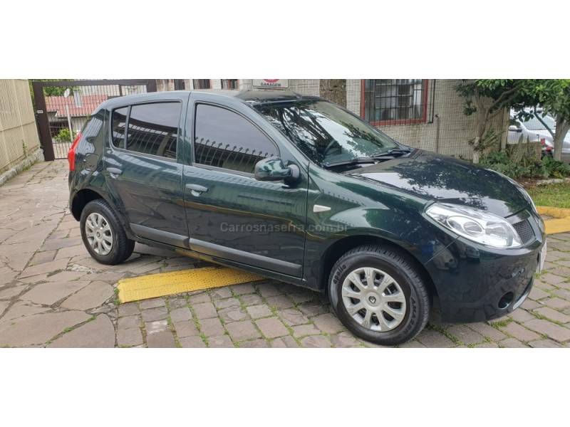 RENAULT - SANDERO - 2011/2011 - Verde - R$ 29.900,00