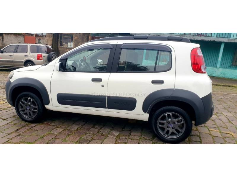 FIAT - UNO - 2012/2012 - Branca - R$ 32.900,00