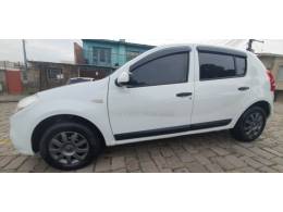 RENAULT - SANDERO - 2012/2012 - Branca - R$ 31.900,00