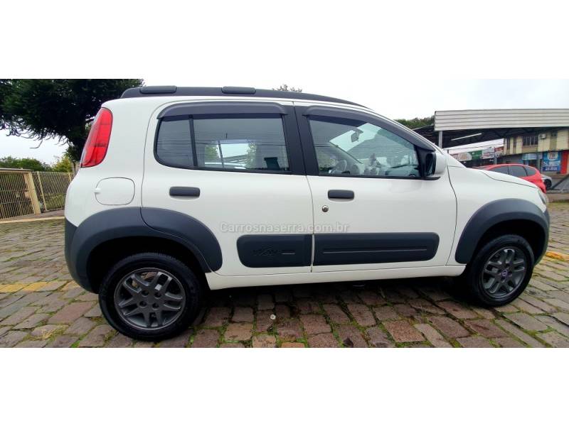 FIAT - UNO - 2012/2012 - Branca - R$ 32.900,00
