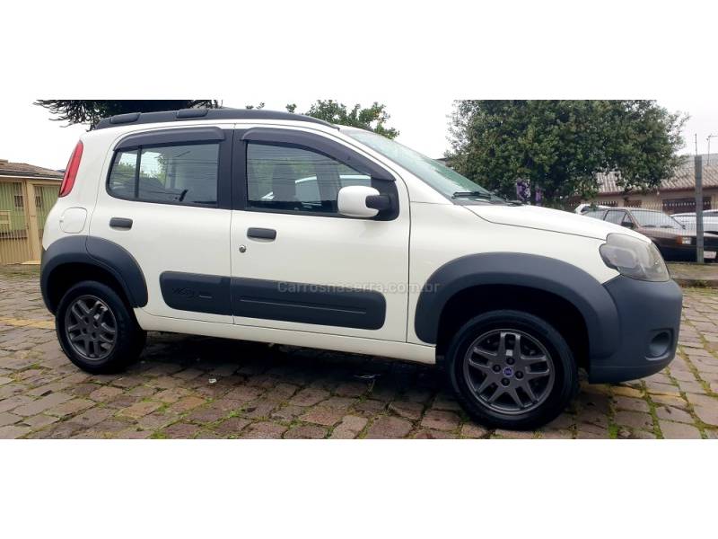 FIAT - UNO - 2012/2012 - Branca - R$ 32.900,00