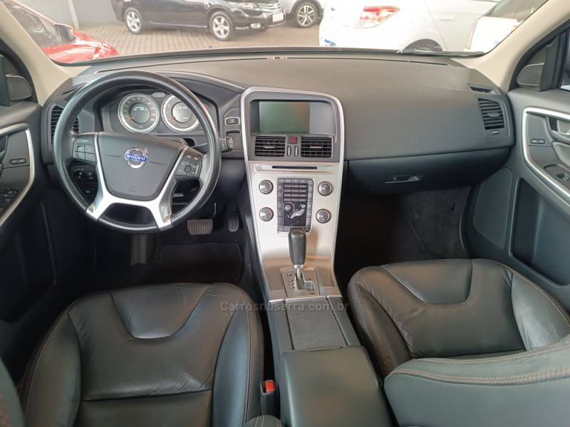 VOLVO - XC60 - 2011/2012 - Prata - R$ 67.900,00