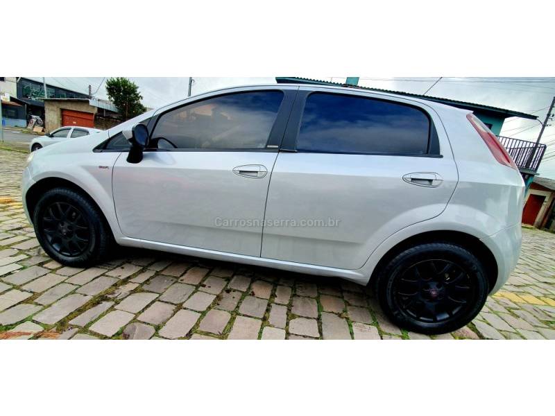 FIAT - PUNTO - 2011/2011 - Prata - R$ 32.900,00