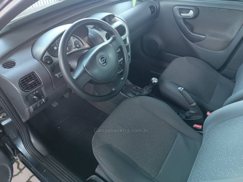 CHEVROLET - CORSA - 2009/2009 - Cinza - R$ 28.900,00