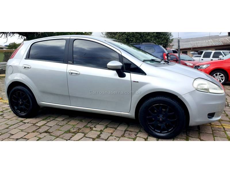 FIAT - PUNTO - 2011/2011 - Prata - R$ 32.900,00