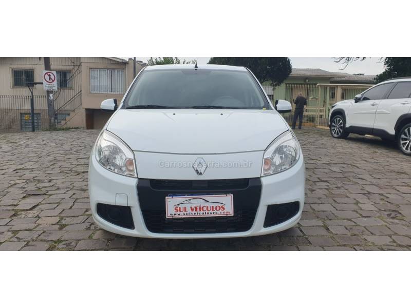 RENAULT - SANDERO - 2012/2012 - Branca - R$ 31.900,00
