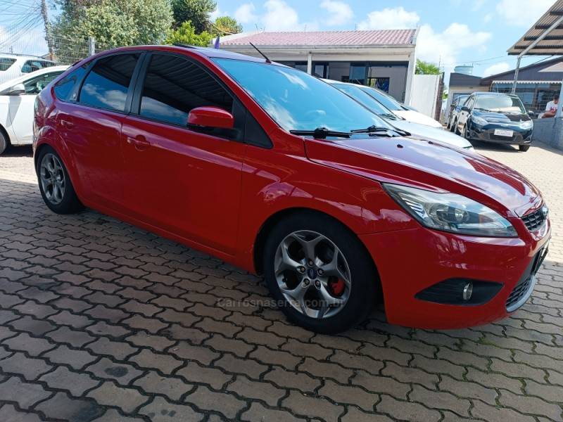 FORD - FOCUS - 2009/2009 - Vermelha - R$ 36.900,00