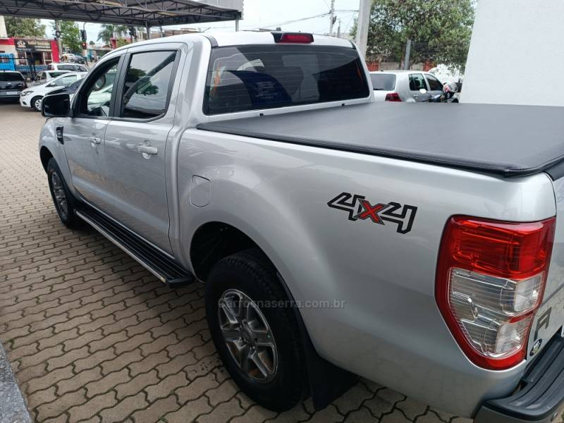 FORD - RANGER - 2018/2019 - Prata - R$ 138.900,00