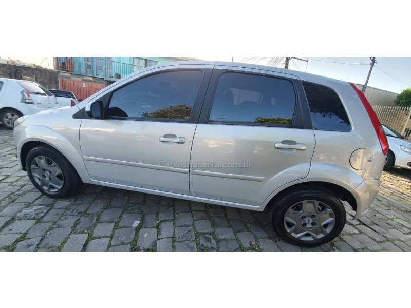 FORD - FIESTA - 2012/2012 - Prata - R$ 28.900,00