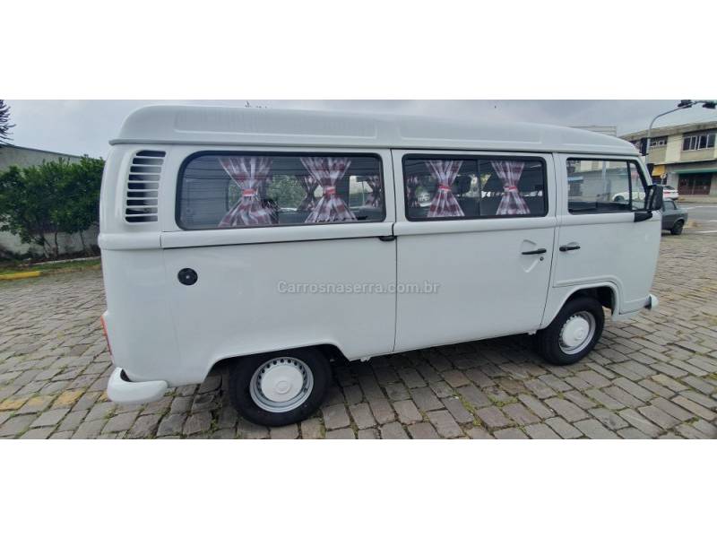 VOLKSWAGEN - KOMBI - 2005/2005 - Branca - R$ 34.900,00