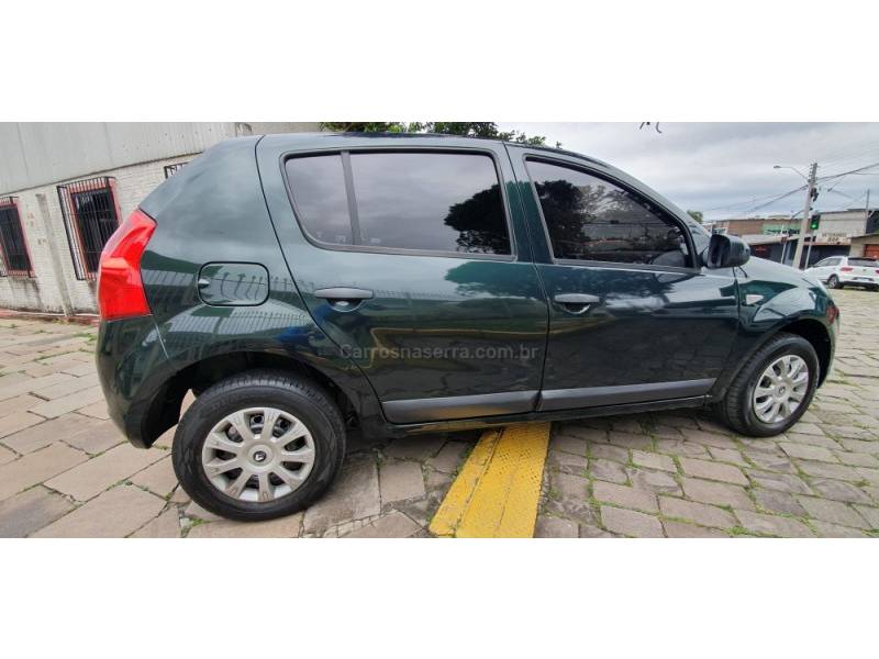 RENAULT - SANDERO - 2011/2011 - Verde - R$ 29.900,00