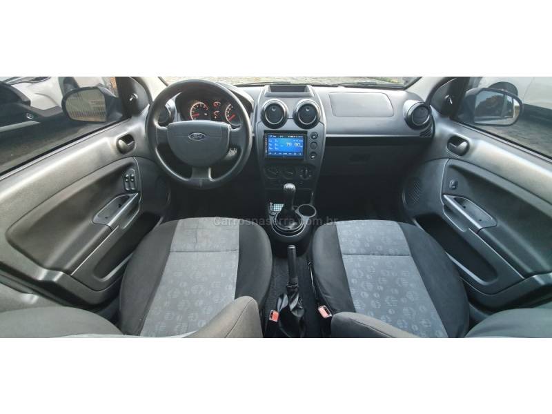 FORD - FIESTA - 2012/2012 - Prata - R$ 28.900,00