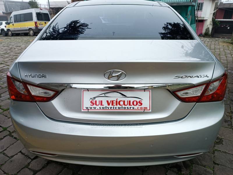 HYUNDAI - SONATA - 2011/2012 - Prata - R$ 69.900,00