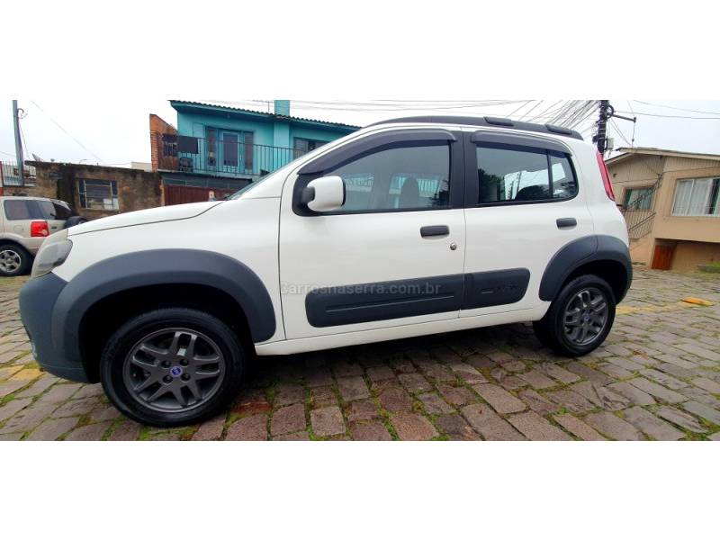 FIAT - UNO - 2012/2012 - Branca - R$ 32.900,00