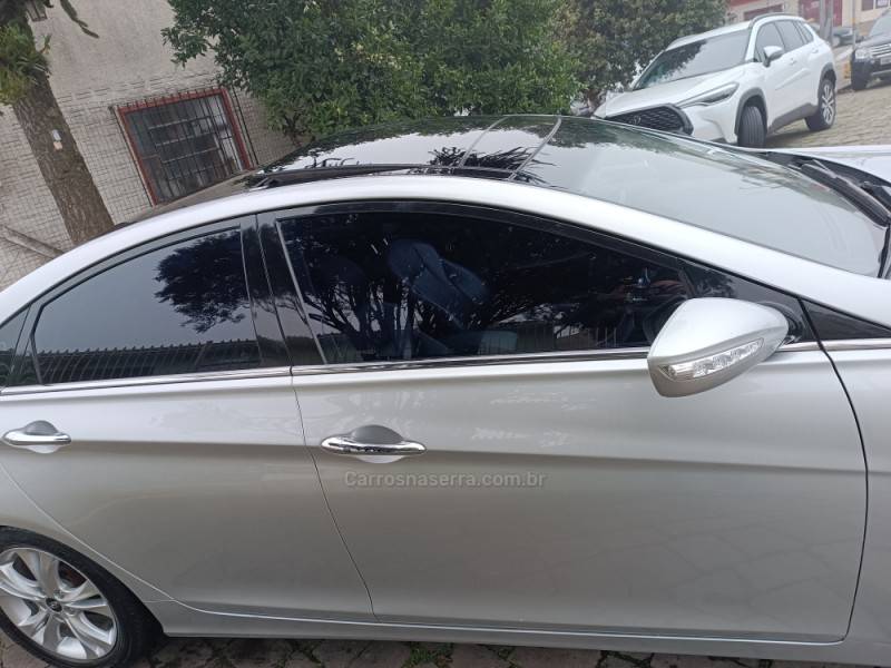 HYUNDAI - SONATA - 2011/2012 - Prata - R$ 69.900,00