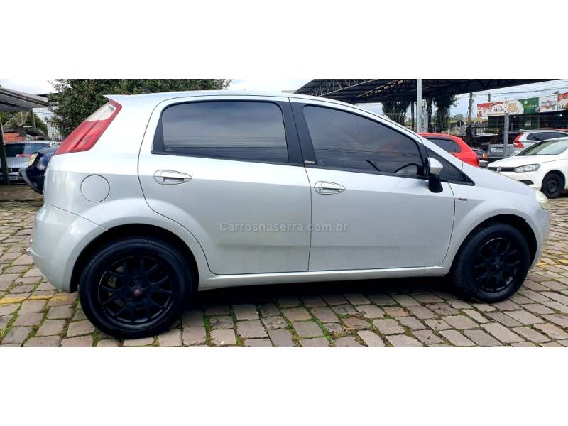 FIAT - PUNTO - 2011/2011 - Prata - R$ 32.900,00