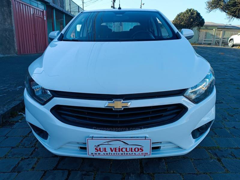 CHEVROLET - ONIX - 2016/2017 - Branca - R$ 49.900,00