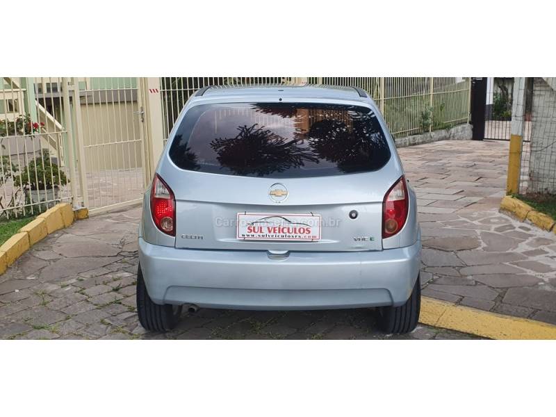 CHEVROLET - CELTA - 2011/2011 - Prata - R$ 21.900,00