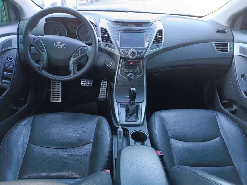 HYUNDAI - ELANTRA - 2014/2015 - Preta - R$ 68.900,00