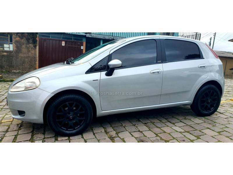 FIAT - PUNTO - 2011/2011 - Prata - R$ 32.900,00