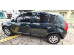 RENAULT - SANDERO - 2011/2011 - Verde - R$ 29.900,00