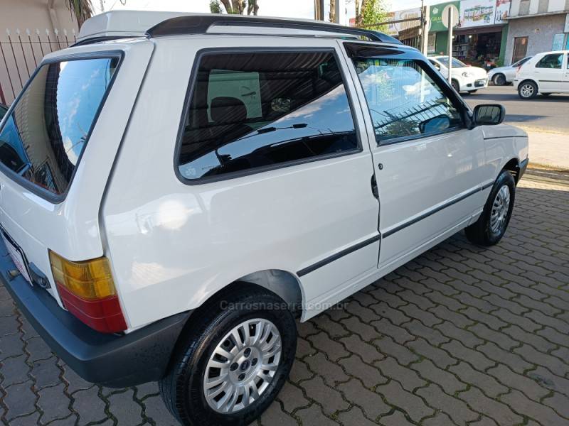 FIAT - UNO - 2003/2004 - Branca - R$ 14.900,00