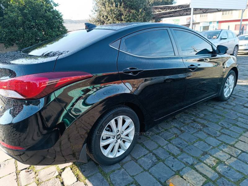 HYUNDAI - ELANTRA - 2014/2015 - Preta - R$ 68.900,00