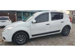 RENAULT - SANDERO - 2012/2012 - Branca - R$ 31.900,00