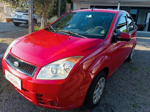 FORD - FIESTA - 2008/2008 - Vermelha - R$ 20.900,00