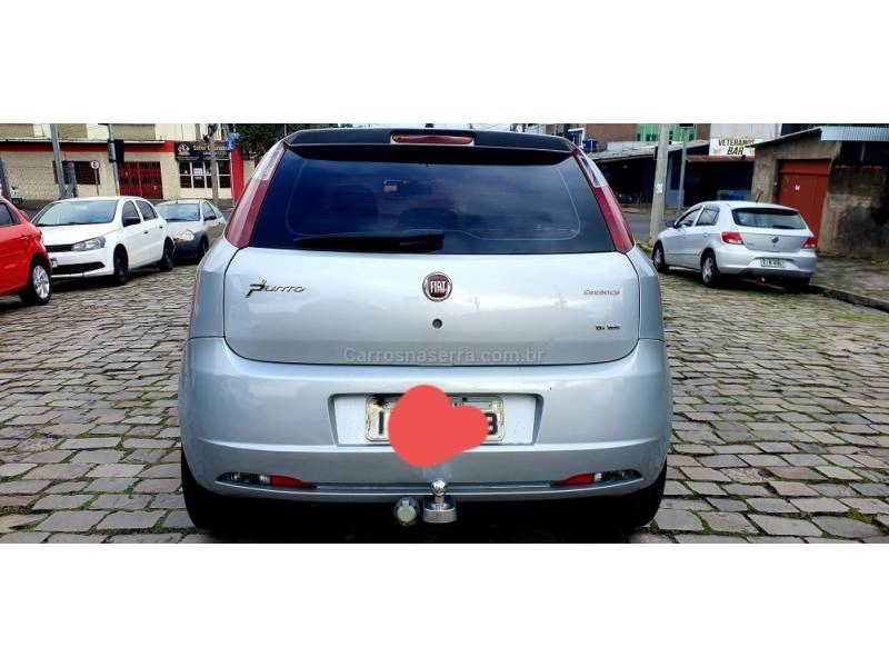 FIAT - PUNTO - 2011/2011 - Prata - R$ 32.900,00