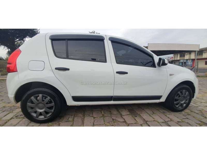 RENAULT - SANDERO - 2012/2012 - Branca - R$ 31.900,00