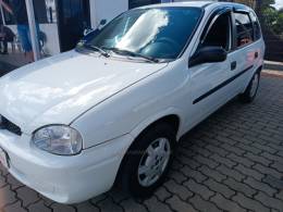 CHEVROLET - CORSA - 2001/2001 - Branca - R$ 18.900,00