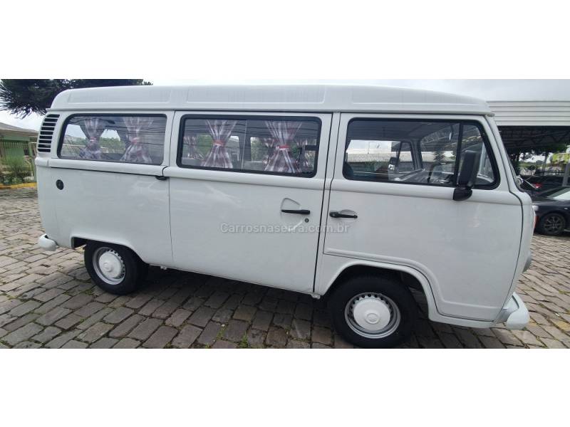 VOLKSWAGEN - KOMBI - 2005/2005 - Branca - R$ 34.900,00