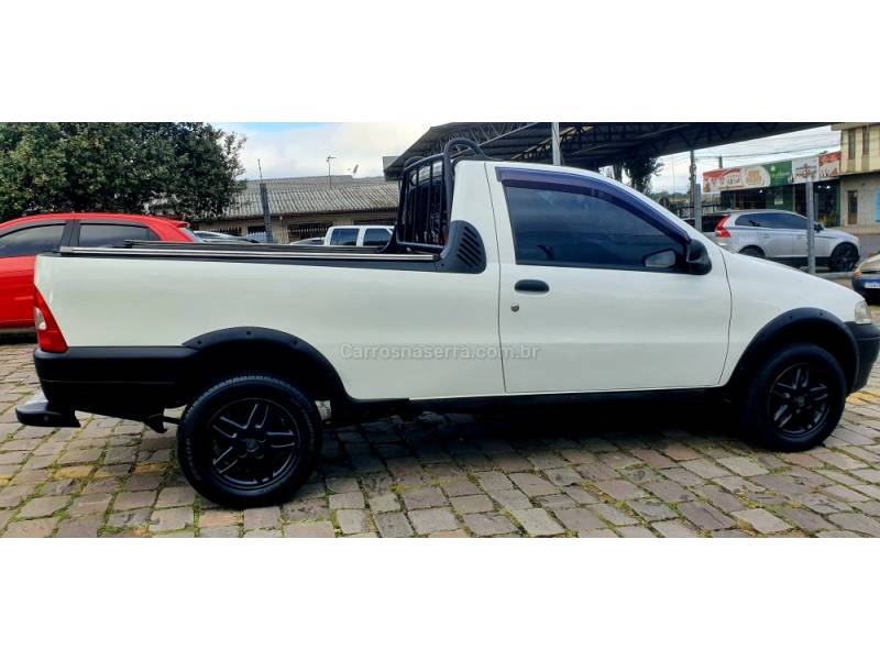 FIAT - STRADA - 2004/2004 - Branca - R$ 29.900,00