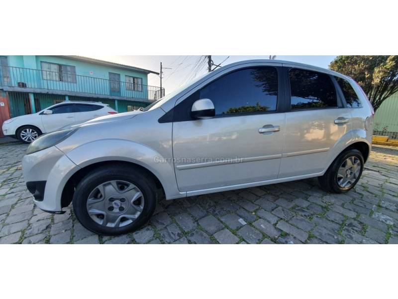 FORD - FIESTA - 2012/2012 - Prata - R$ 28.900,00