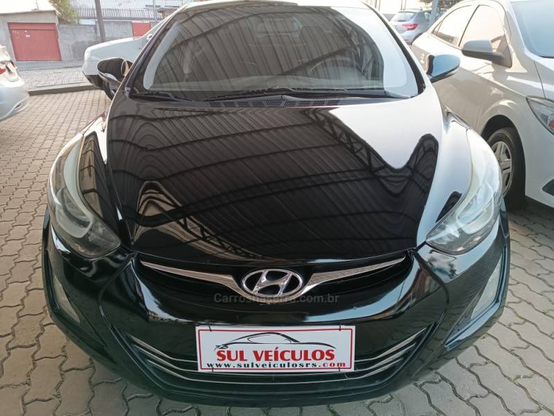 HYUNDAI - ELANTRA - 2014/2015 - Preta - R$ 68.900,00