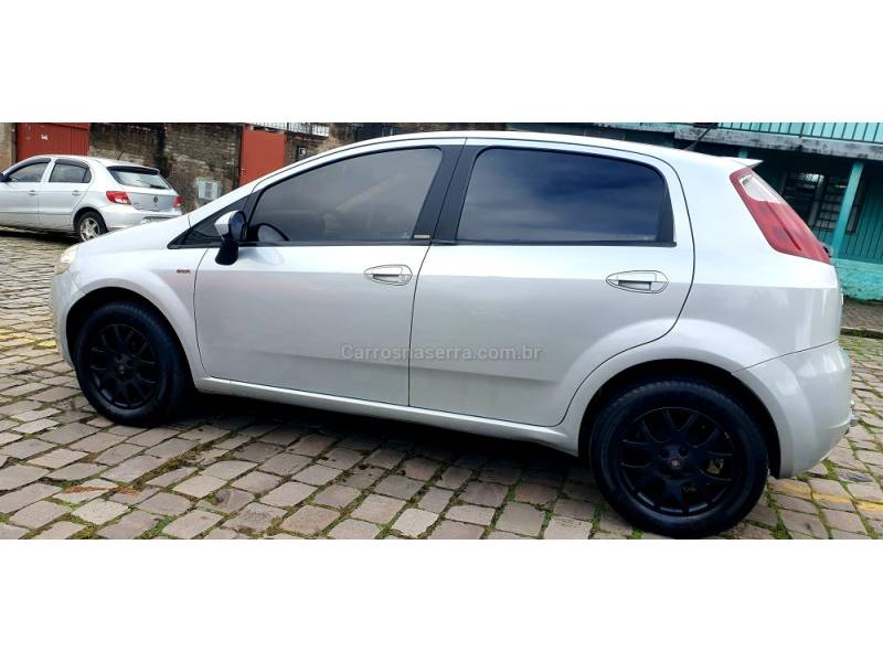 FIAT - PUNTO - 2011/2011 - Prata - R$ 32.900,00