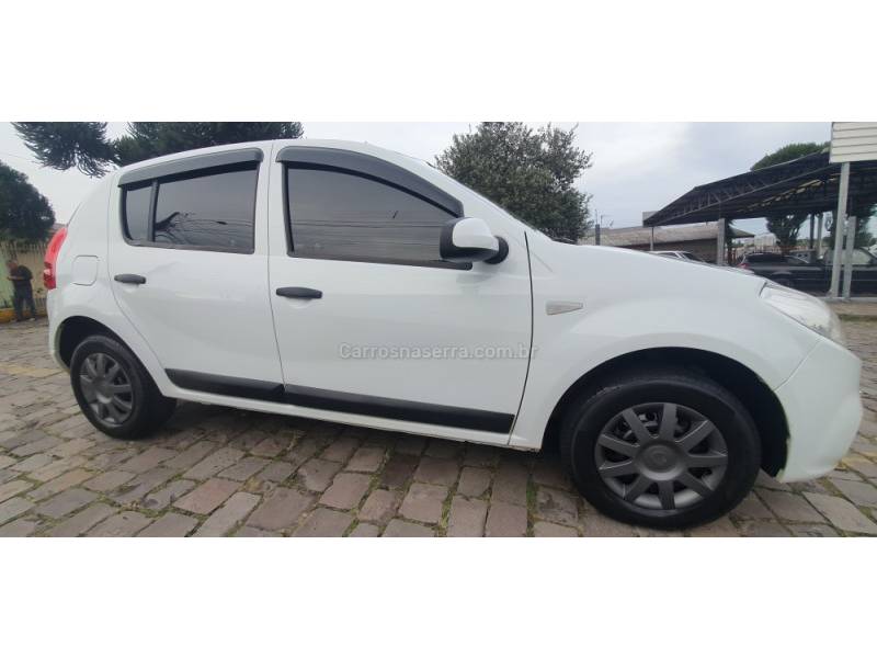 RENAULT - SANDERO - 2012/2012 - Branca - R$ 31.900,00