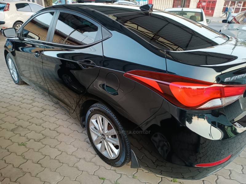 HYUNDAI - ELANTRA - 2014/2015 - Preta - R$ 68.900,00